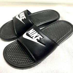 Black. Nike Sandals